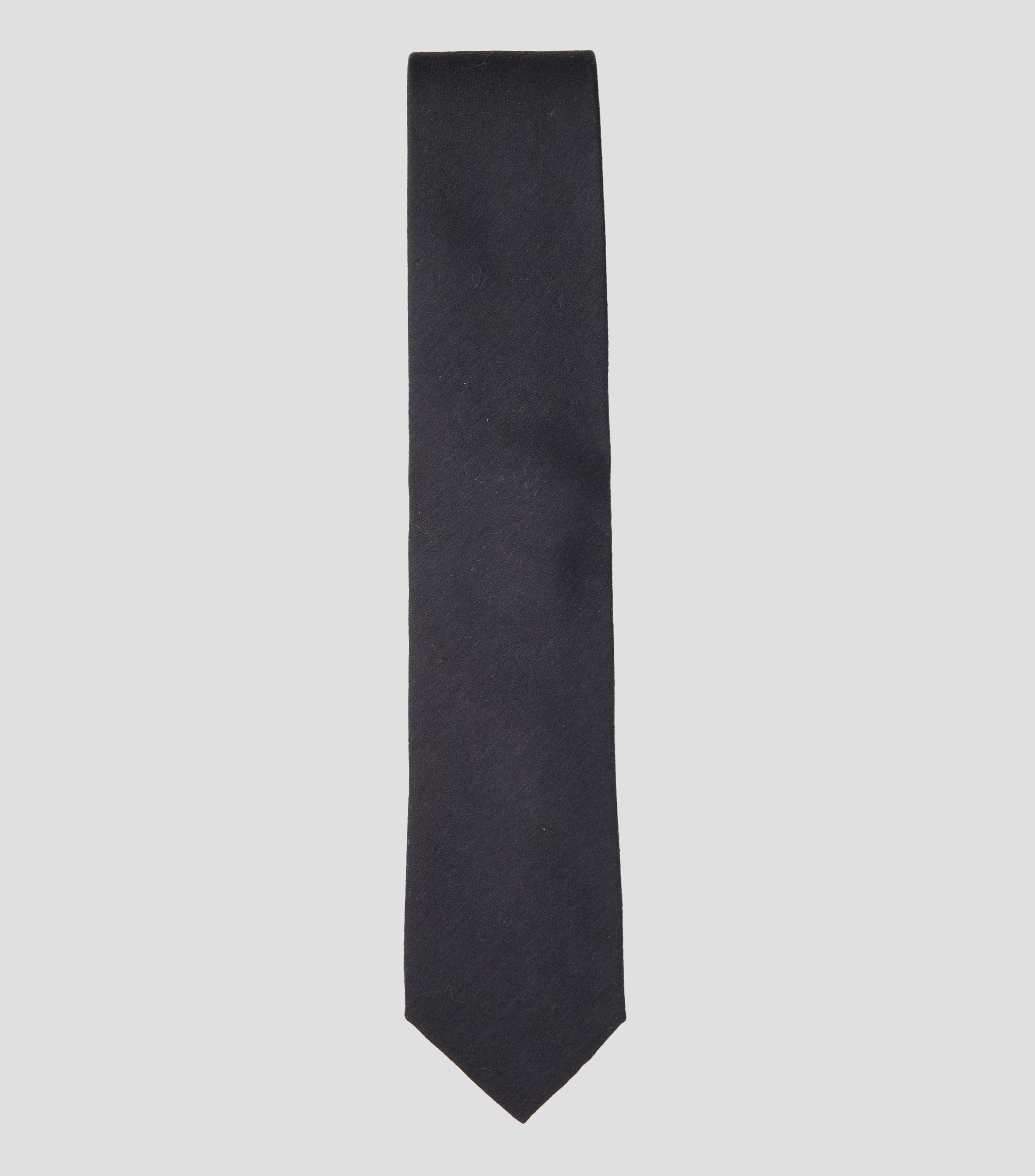 Corbata ancha lisa